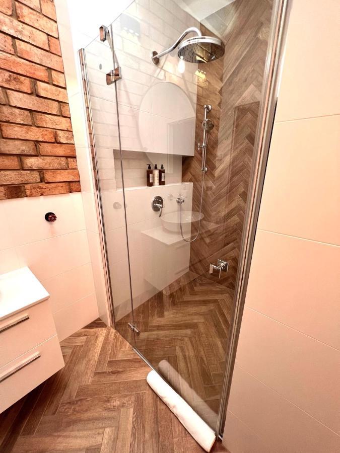 Brick Castle - Apartament Ulrich Breslavia Esterno foto